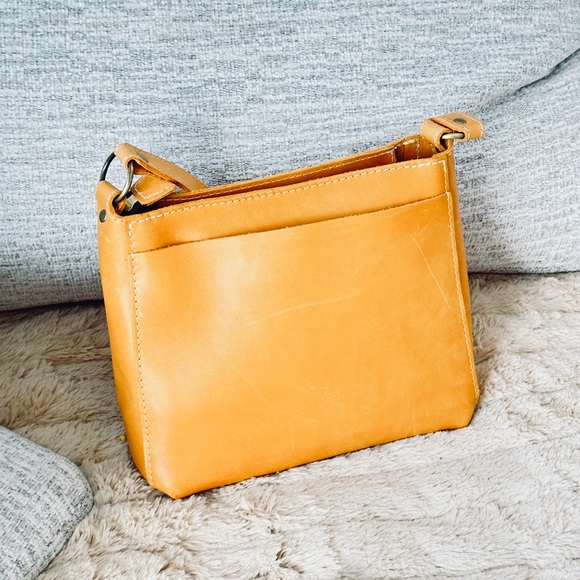 Portland Leather Goods - Triangle Bag - Sunflower - Picture 3 of 6